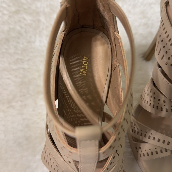 Apt 9 high heels - Picture 3 of 6